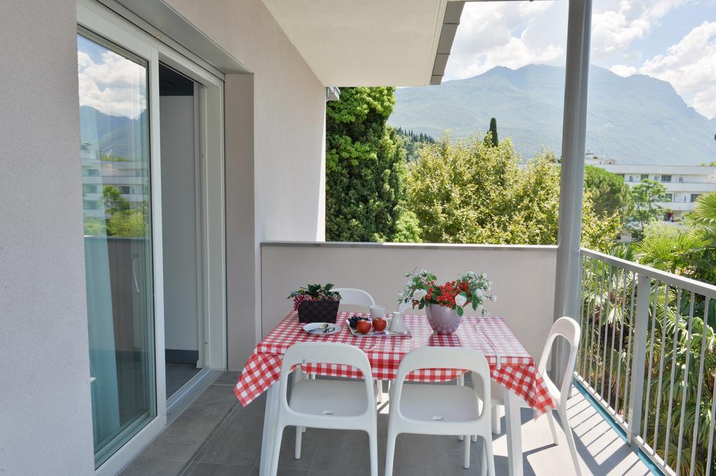 Casa Al Lago Riva del Garda Kamer foto
